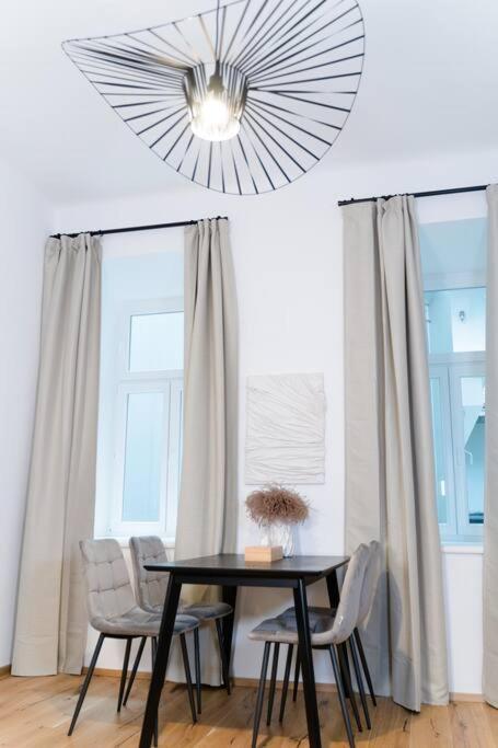 Apartamento Zentrale & Ruhige 2 Zimmer - 42M² Viena Exterior foto
